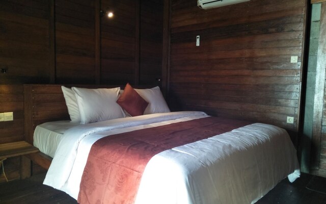 Waterside Inn Nusa Penida