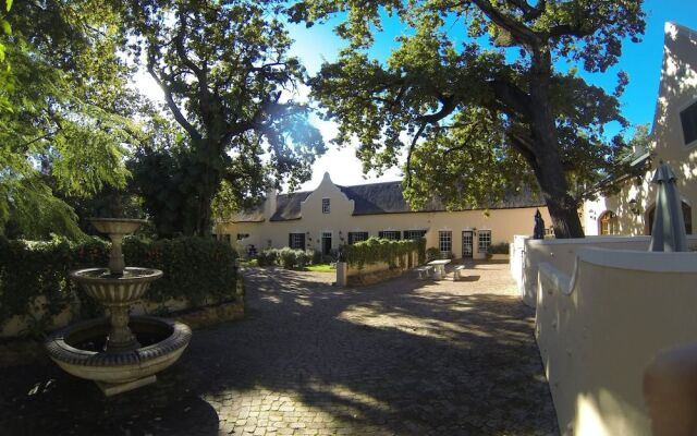 De Leeuwenhof Estate