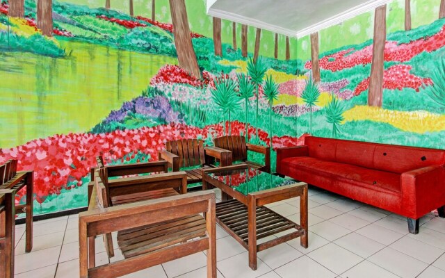 Super OYO Capital O 93240 Candra Dewi Hotel