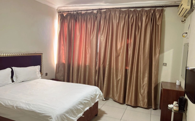 Shengtang Business Hotel