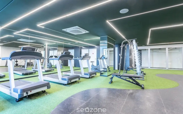 Studio 300m From the Indianopolis Metro Ois1003