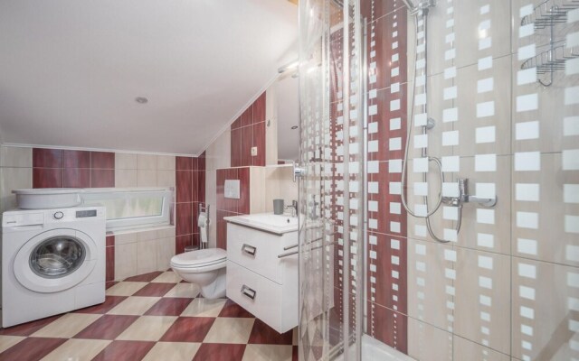 Beautiful Home in Crikvenica With Wifi and 2 Bedrooms