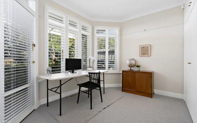 Essendon Gem Bungalow 4BR