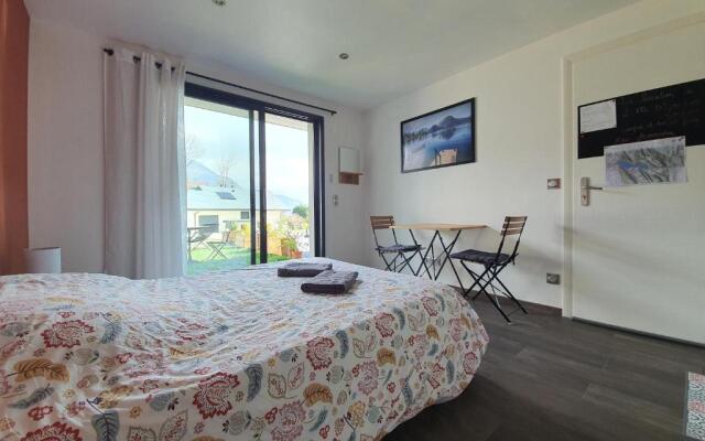 Studio à la campagne au bout du lac d'Annecy