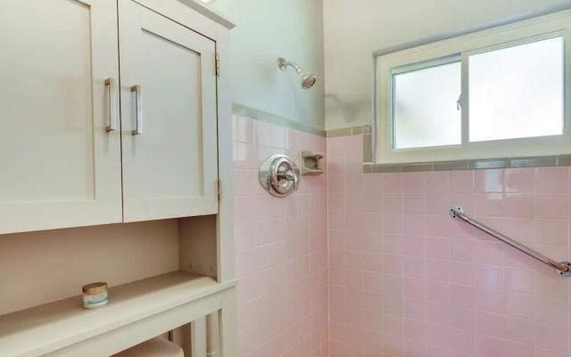 Waterfront Okeechobee Getaway w/ Backyard Dock!