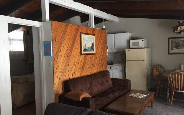 Moore's Mountain Lodge