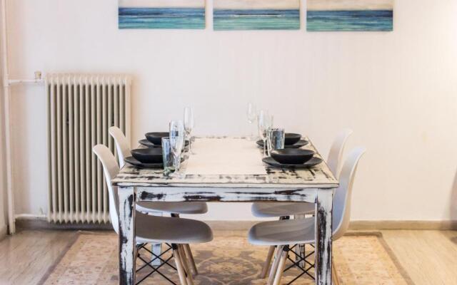 Stylish apt in Athens center