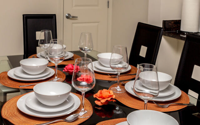 Heaven on Hollywood Furnished Apartments