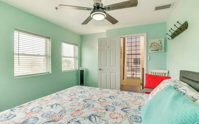 Clearwater Beach Hideaway: Walkable Location!