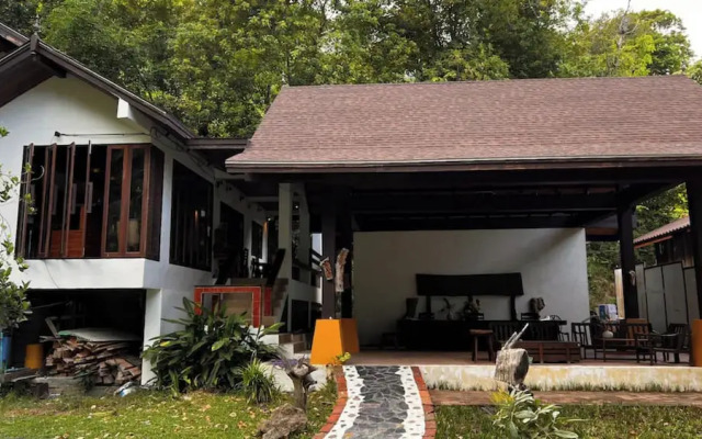Kawarin Secret Hut Hotel and Resort