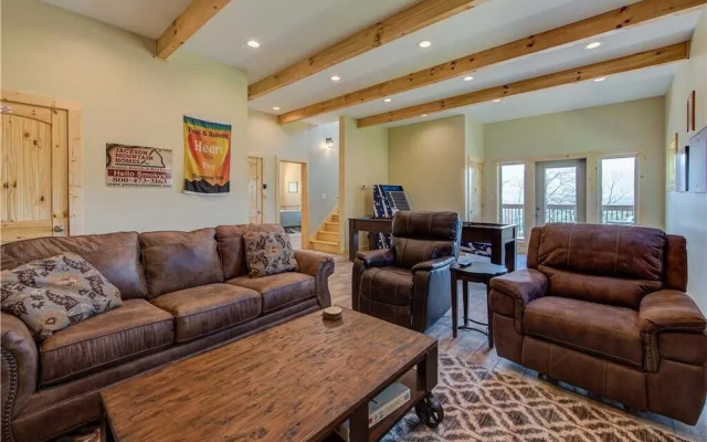 Hello Smokys - Two Bedroom Cabin