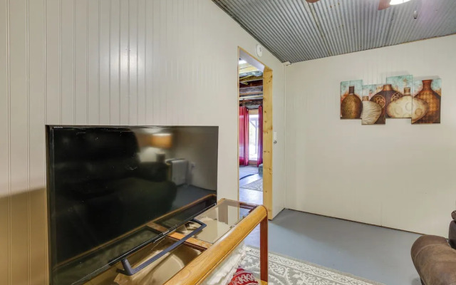 Lead Hideaway w/ Fireplace, Grill & Deck!