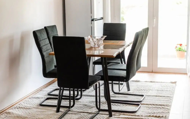 Hillside Apartment Gjirokast r