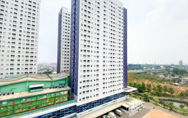 Modern And Classic 2Br At Green Pramuka City Apartment
