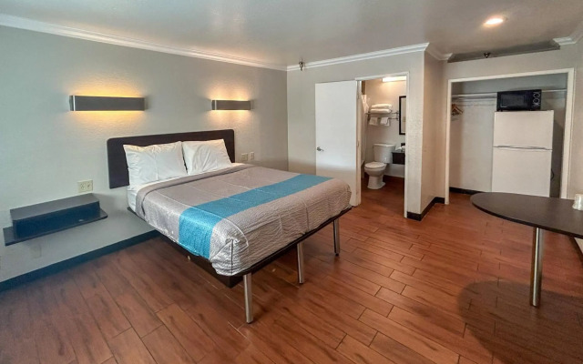 Motel 6 Ontario, CA - Convention Center - Airport