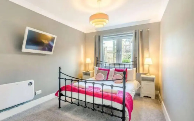 Sleeps 10 - Hot tub - Pool Table - Play Park
