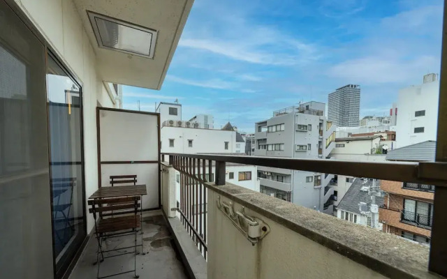 Namba West 5 connecting room