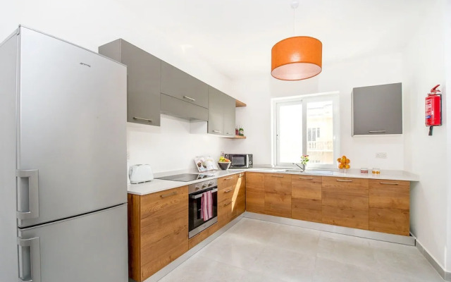 The Hillock North B4