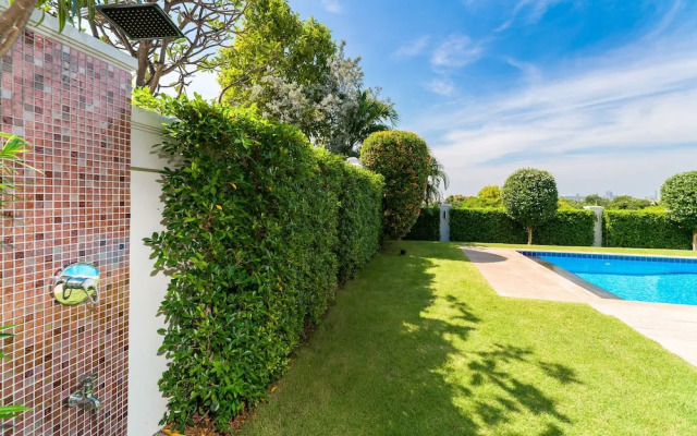 Luxury Pool Villa 604