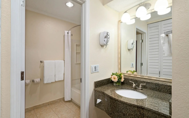 Comfort Suites Paradise Island