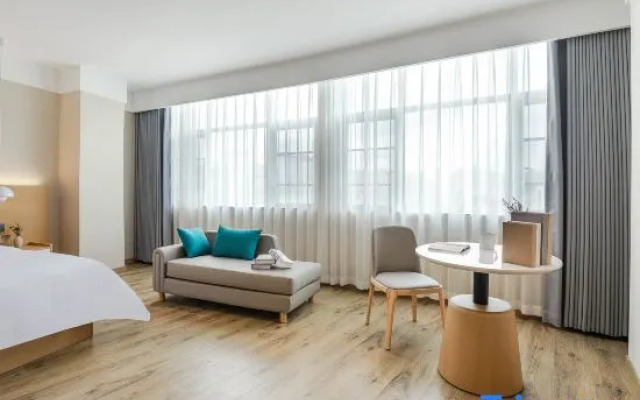 Yuecheng Four Seasons Hotel (Dejiang People's Park)