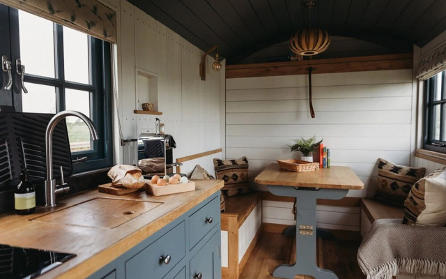 Fenland Retreats at Willow Grange Farm