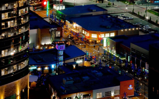 Crowne Plaza Kansas City Downtown by IHG