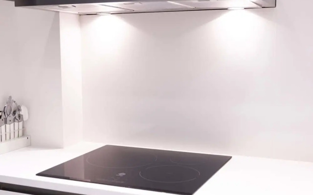Ampersand - Bright 2-bedroom Apartment