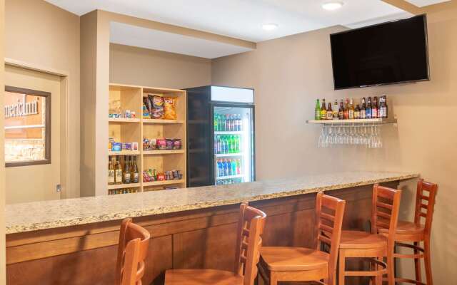 AmericInn by Wyndham Humboldt