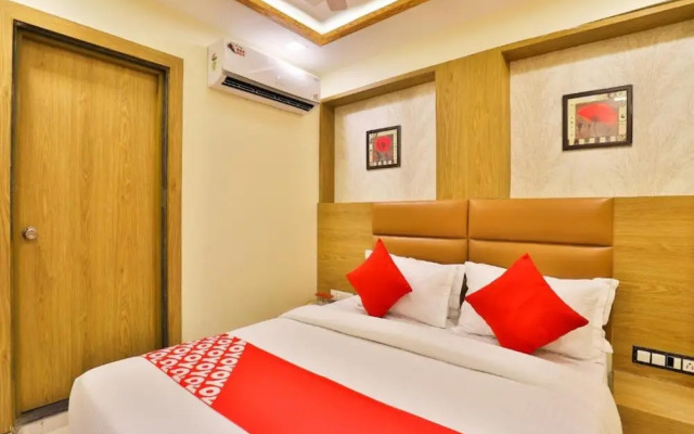 Goroomgo Silver Palace Ahemadabad