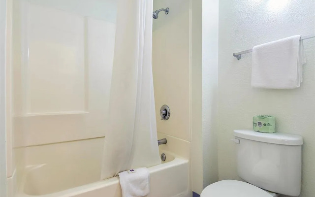 Motel 6 Anaheim Stadium - Orange