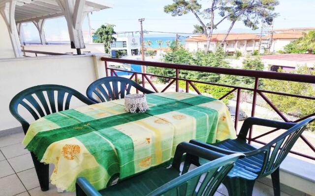 Sea View Maisonette in Chanioti, 40m from the Beach