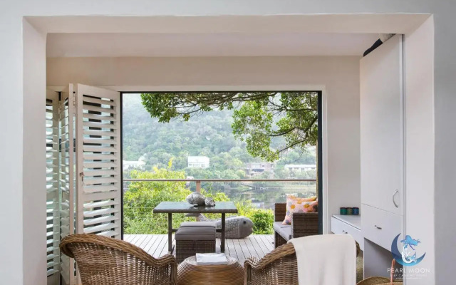 Pearl Moon Boutique Suites