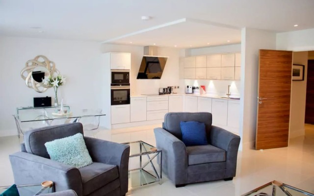 Luxurious Central Edinburgh Apartment - Sleeps 6