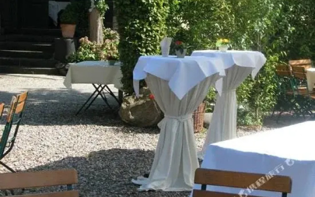 Alte Villa Ling