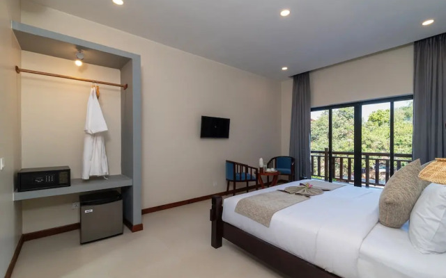 Family Wooden Boutique