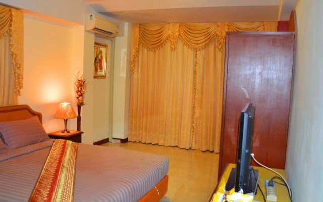 Silver Gold Garden Suvarnabhumi Airport Hotel
