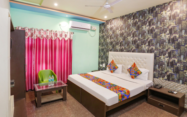 Fabhotel Kriti Green
