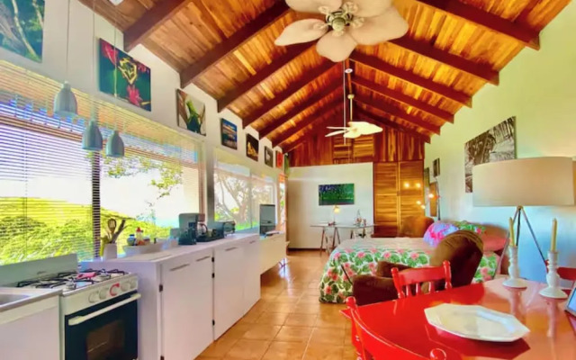 Atenas Magic Mountain Views