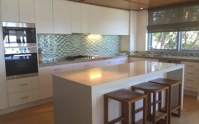 Stradbroke Island Beach Hotel