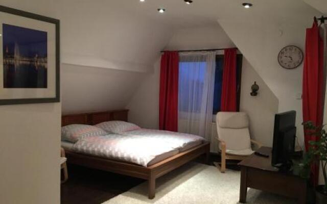Albi Studio HH Airport