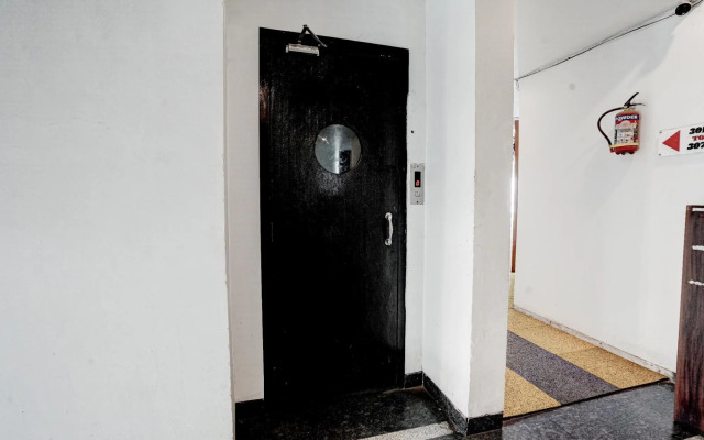 Hotel RR Suites - Near LODHA Xperia Mall