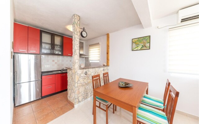 Amazing Home in Kastel Stafilic With 3 Bedrooms and Wifi