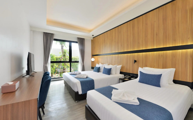 Gate43 Airport Hotel