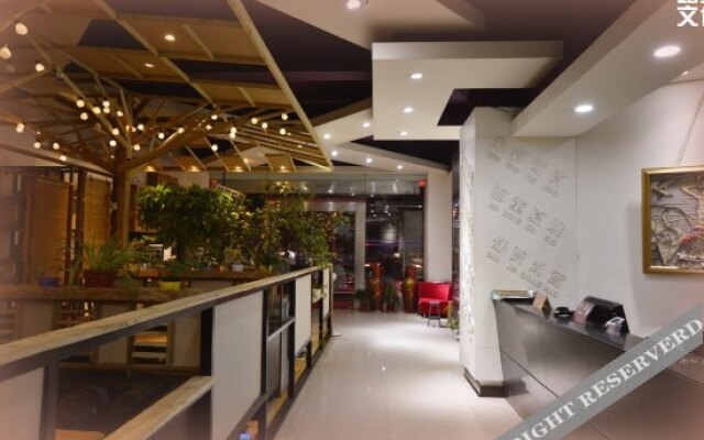 Wuhan Luyi 100 Hotel