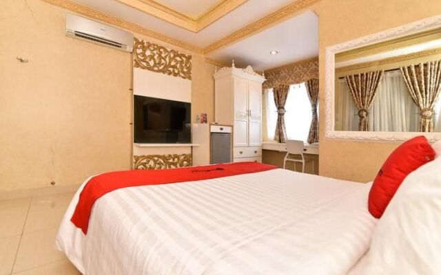 RedDoorz Plus near Discovery Shopping Mall Bali