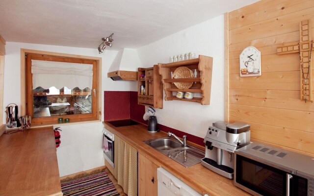 Lovely Chalet in Hippach with Private Terrace