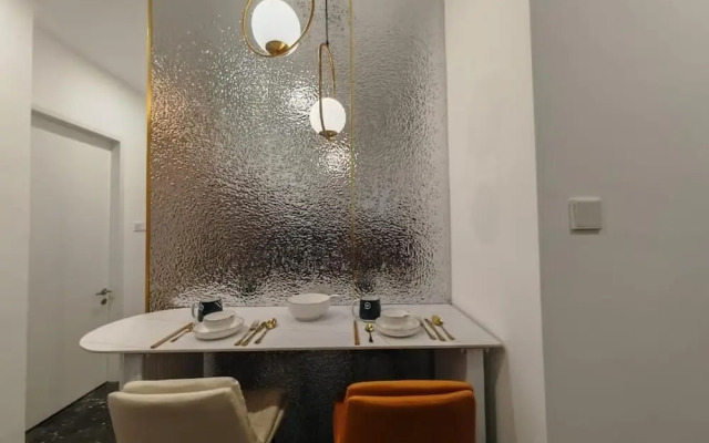 Royce Residence by uBook