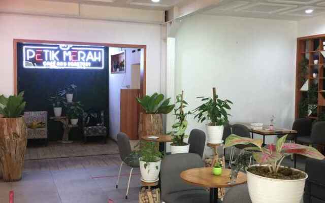 Petik Merah Homestay