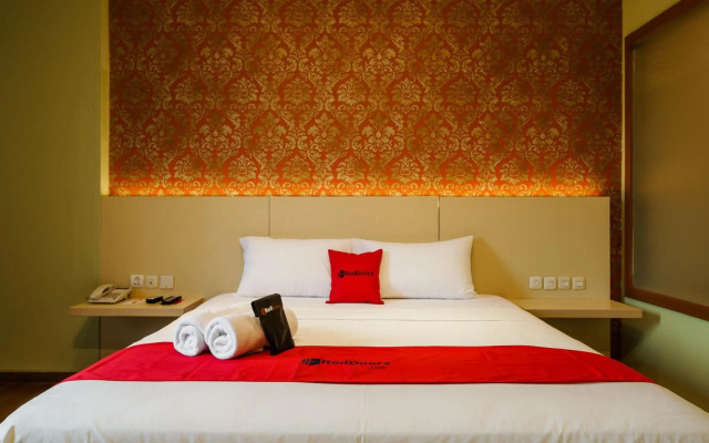RedDoorz Plus near Ancol